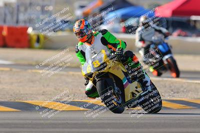 media/Dec-18-2022-SoCal Trackdays (Sun) [[8099a50955]]/Turn 2 (950am)/